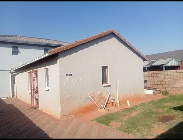 9 BEDROOM HOUSE FOR SALE IN PROTEA GLEN